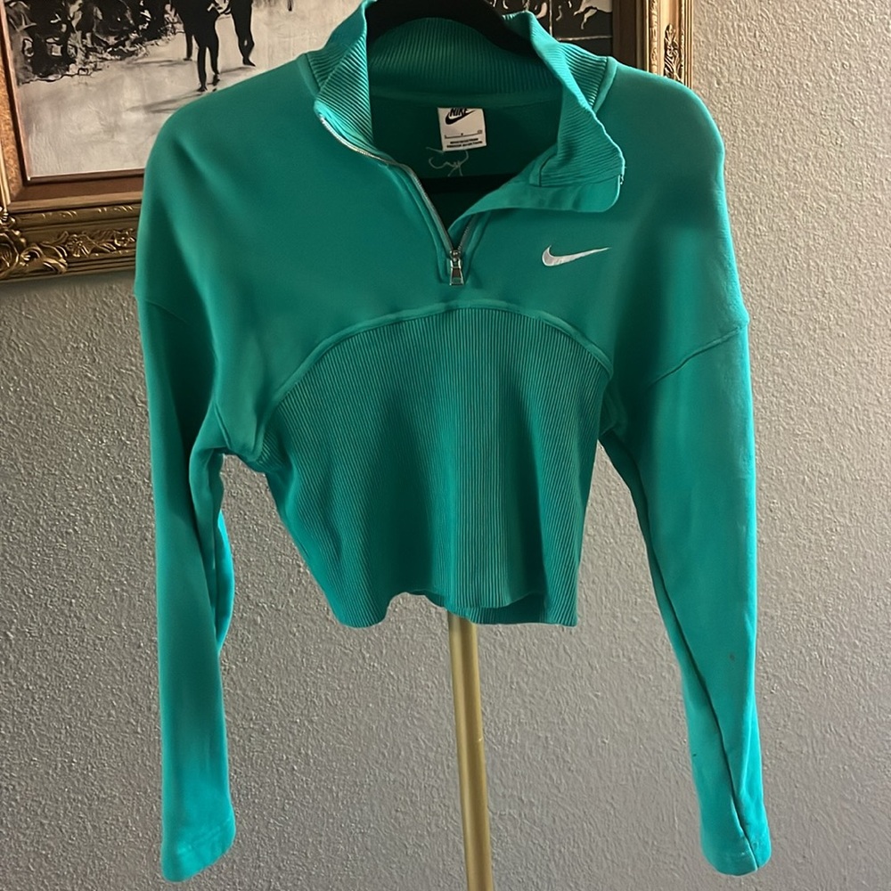 Nike Women's Teal Long Sleeve cropped sweater Top - Picture 2 of 9